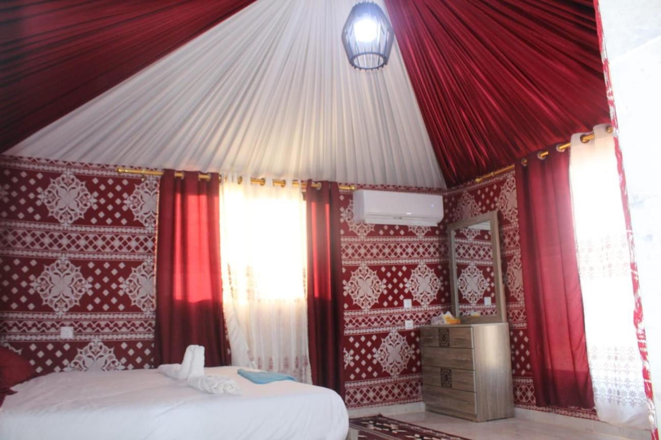 Landscape Rum Camp Hotel Wadi Rum Exterior photo